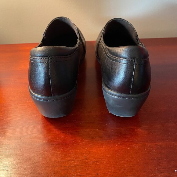 Clarks Women's Grasp Chime Leather Loafer Slip Resistant - Size 7 - Picture 6 of 8